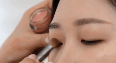 鼻翼宽 化妆_鼻翼宽怎么化妆能看上去小一点_鼻子大鼻翼宽怎么化妆
