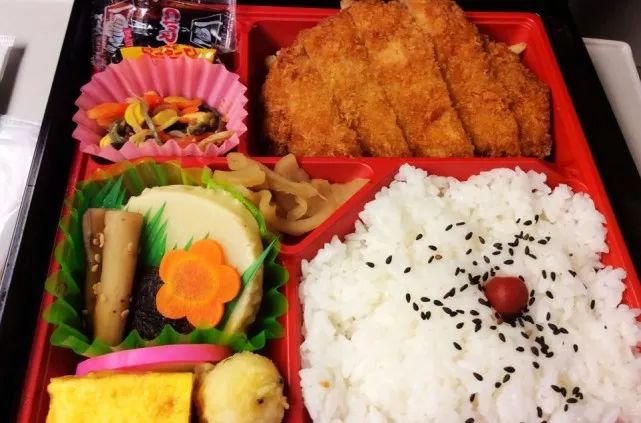 日本人餐食_日本人饮食一日三餐_日本人的饮食礼仪