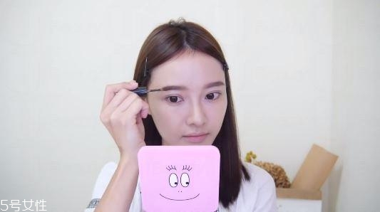 怎样画自然妆容 韩国自然妆容画法步骤