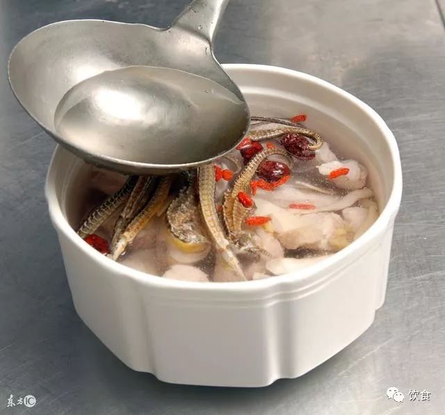 冬天手脚冰凉食疗_调理手脚冰凉的食谱_冬天手脚冰凉饮食调理
