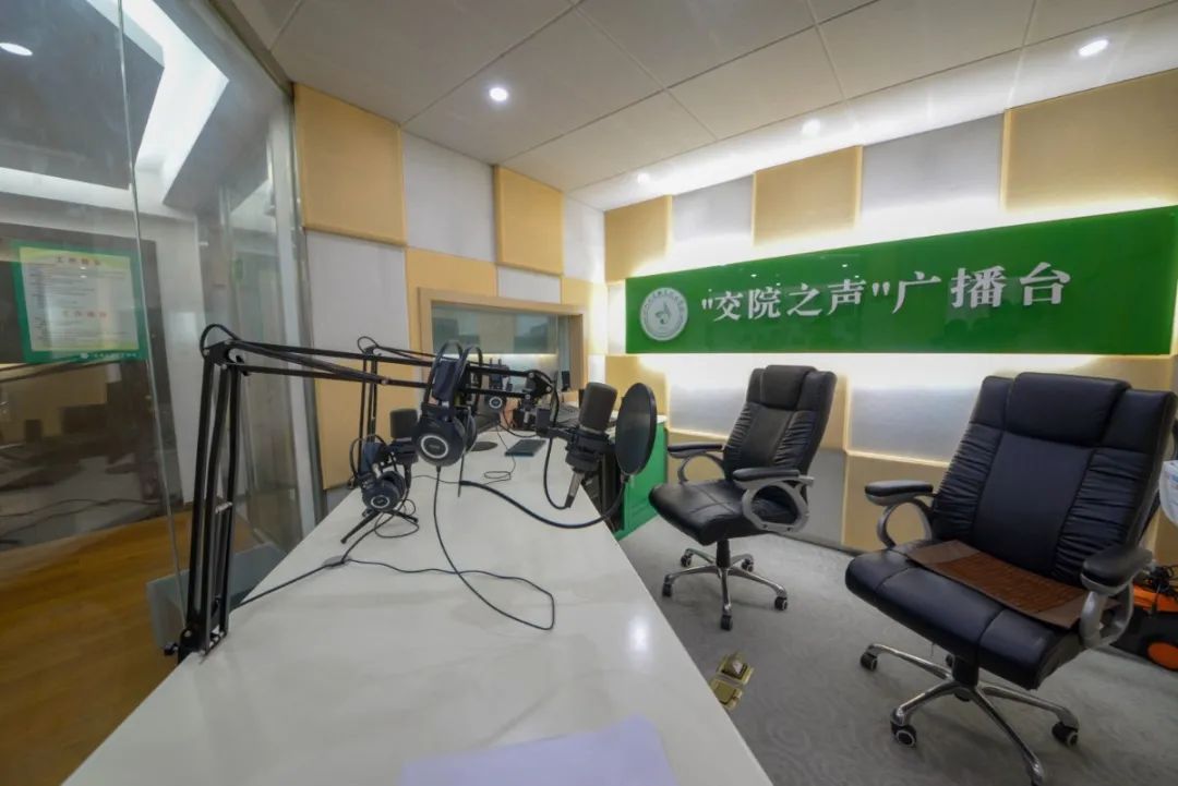 情感电台说词_情感电台的话题_电台情感倾诉节目