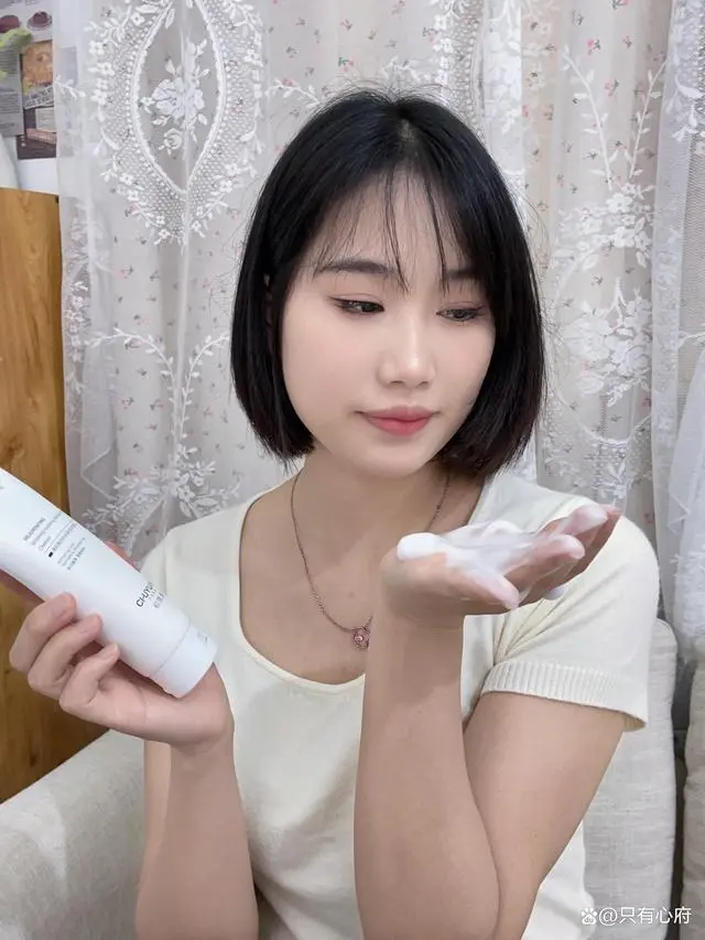 学生彩妆推荐_适合学生党的彩妆牌子_学生党彩妆品牌