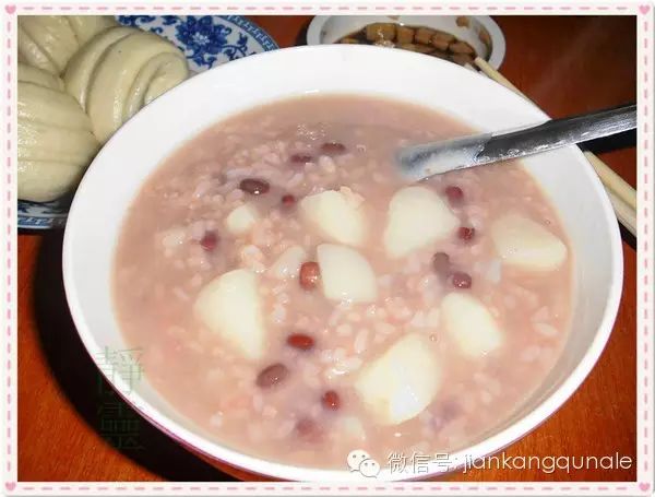 腹泻秋季饮食小儿后吃什么_小儿秋季腹泻饮食护理_小儿秋季腹泻后饮食