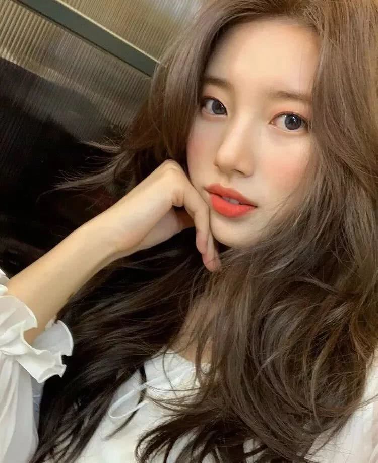 粉色系眼影画法_粉色系眼影怎么画视频_pony粉色花季眼影妆容
