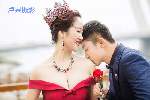 化妆的维纳斯_维纳斯化妆品价格图片_维纳斯美妆
