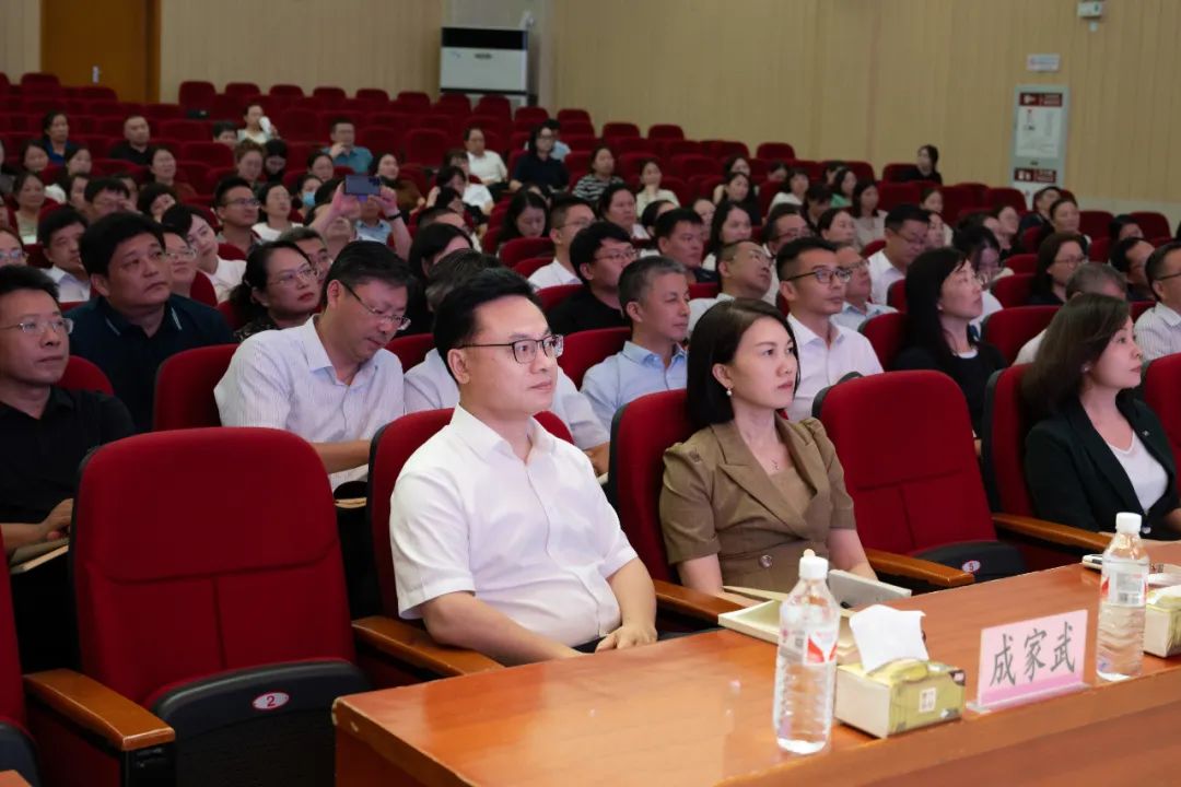 教育家的讲座_讲座教育家教师心得体会_教育家给教师讲座