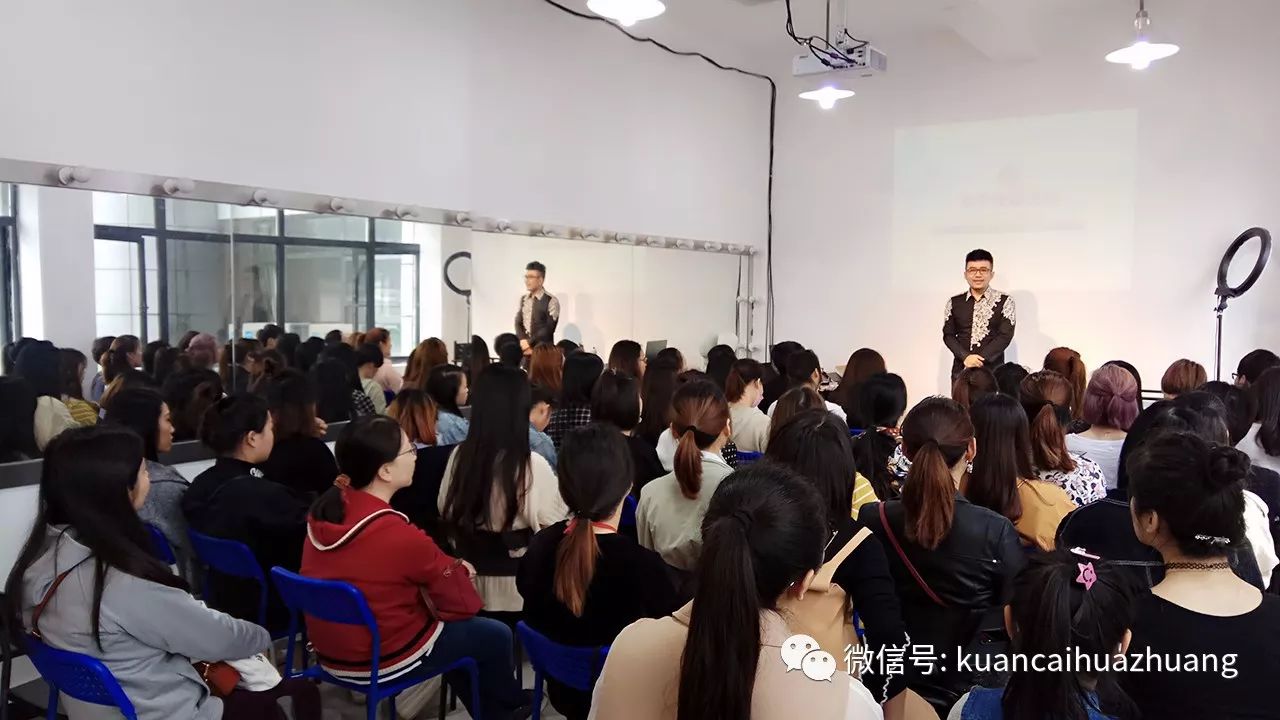 杭州学化妆的学校_杭州化妆学校哪里好_杭州学化妆学费多少钱一个月