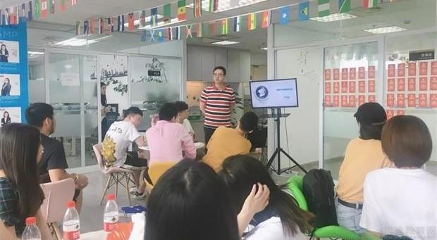 成都伯克列教育