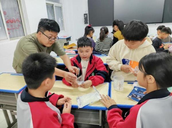 初中学生科技小论文_初中生科技小论文一篇800字_科技小论文初中生范文