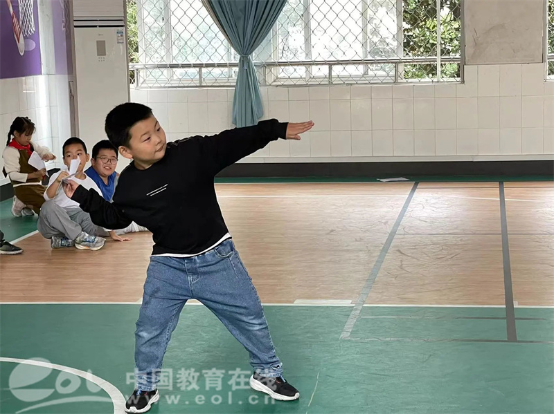 科技创新内容小学_科技小学创新内容简介_小学科技创新创意方案
