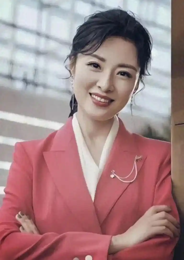 我爱世界杯女主持人 2025_女主持人大赛视频_2021世冠女主持人