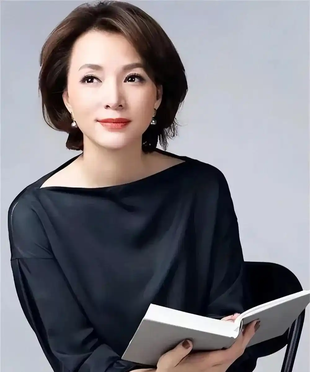 我爱世界杯女主持人 2025_2021世冠女主持人_女主持人大赛视频