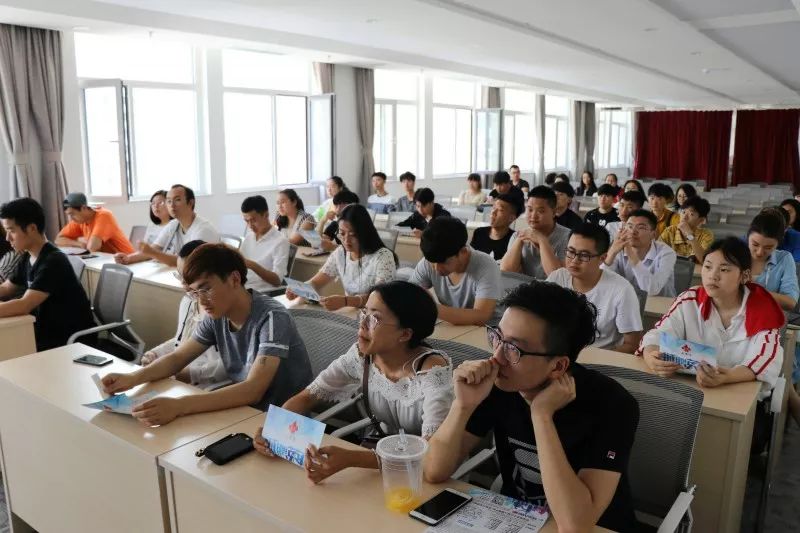 科技公司面试题目_达内科技面试_科技面试问题及答案