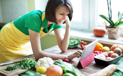 长痔疮吃什么水果好 吃什么食物可以治疗痔疮 长痔疮要吃哪些食物