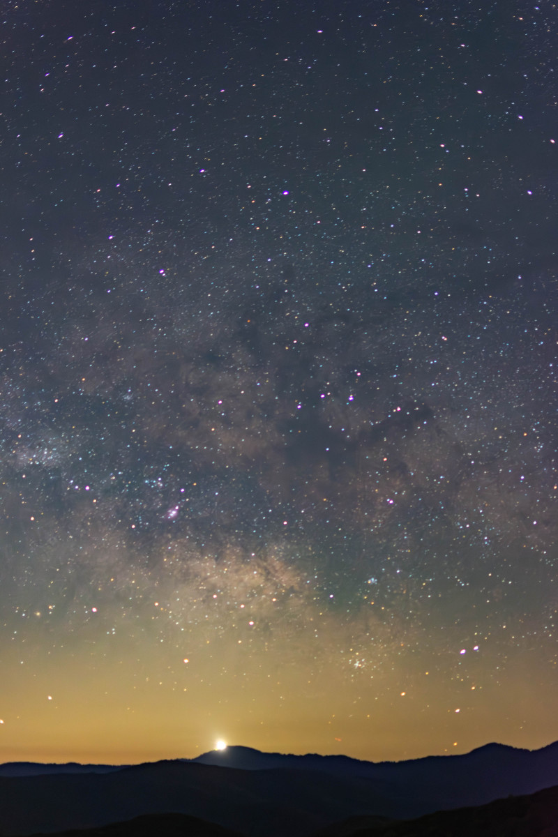 宇宙存在意义 哲学角度解读 _ 宇宙科学规律探索 _研究情感世界的一般规律